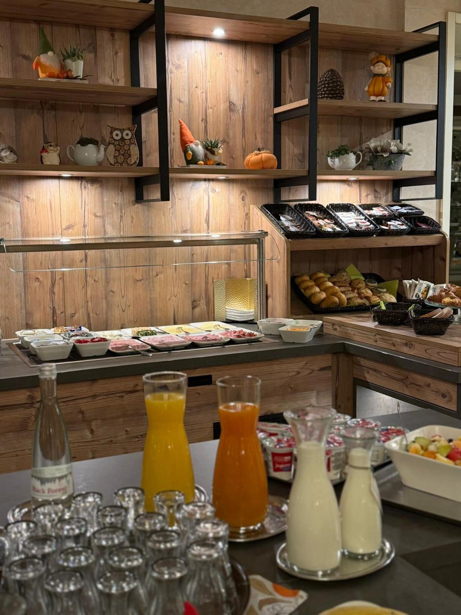Hotel Cafe Adler 24H Self Check In Triberg im Schwarzwald Luaran gambar